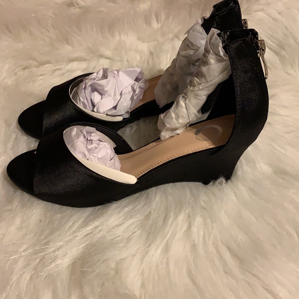 Journee Collection Connor wedge sandal black 7.5 - Picture 3 of 5